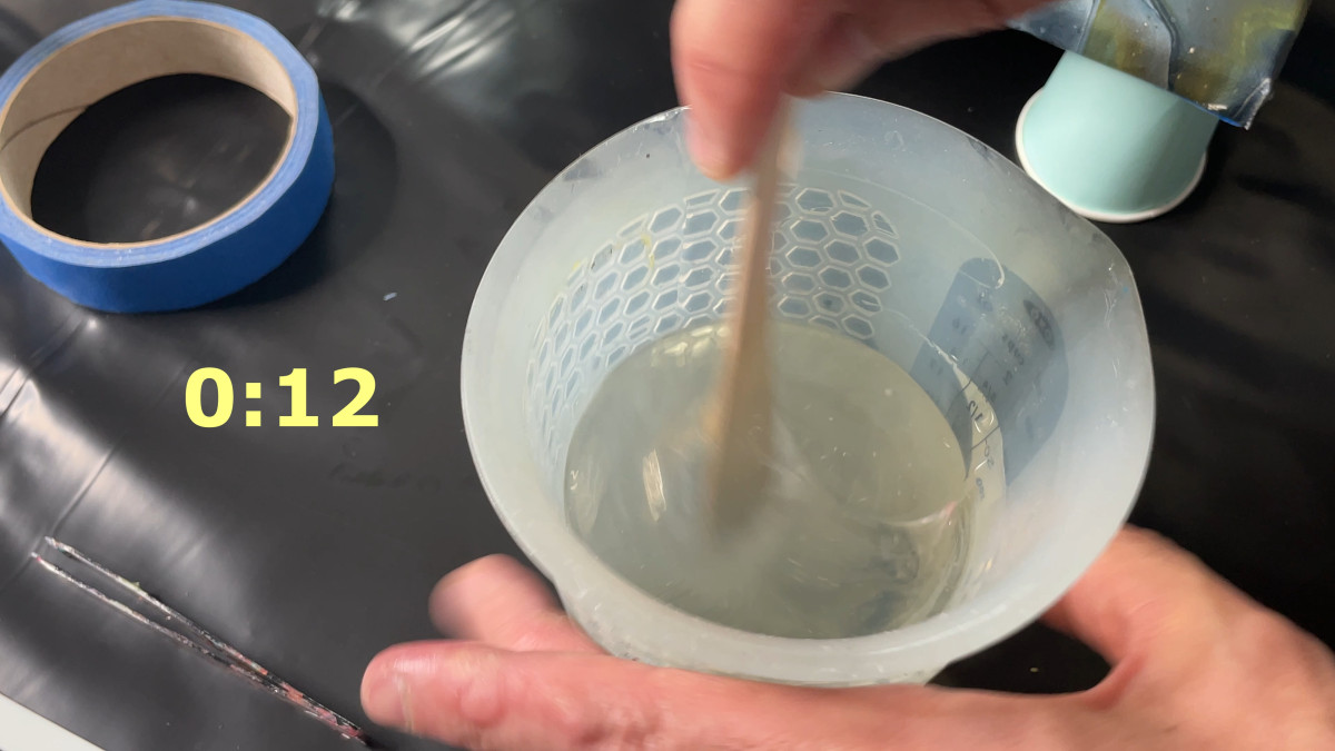 cloudy resin before it fully mixes